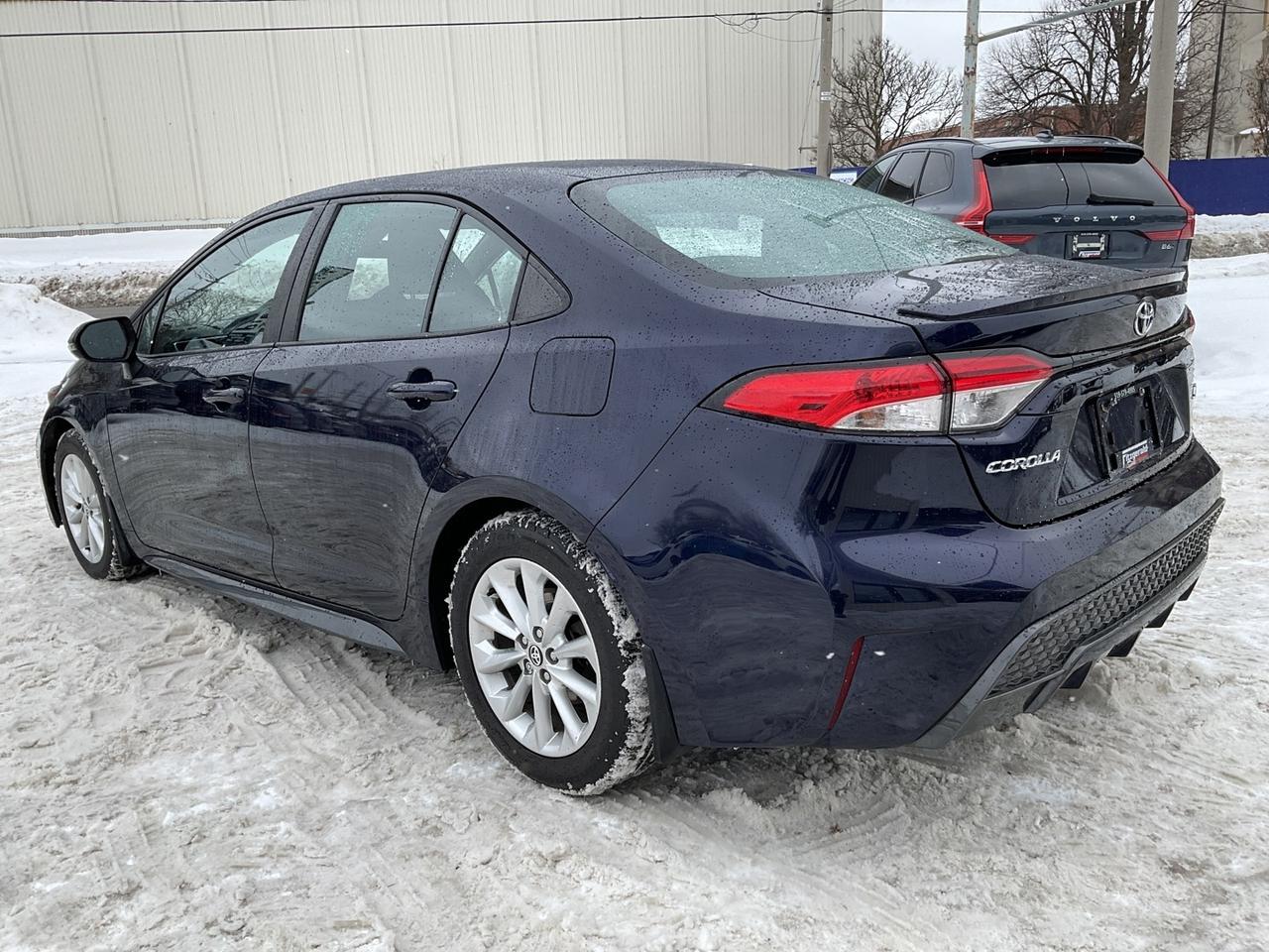 2021 Toyota Corolla SE ALLOYS! CAR PLAY! BACK-UP CAM! BSM! Photo