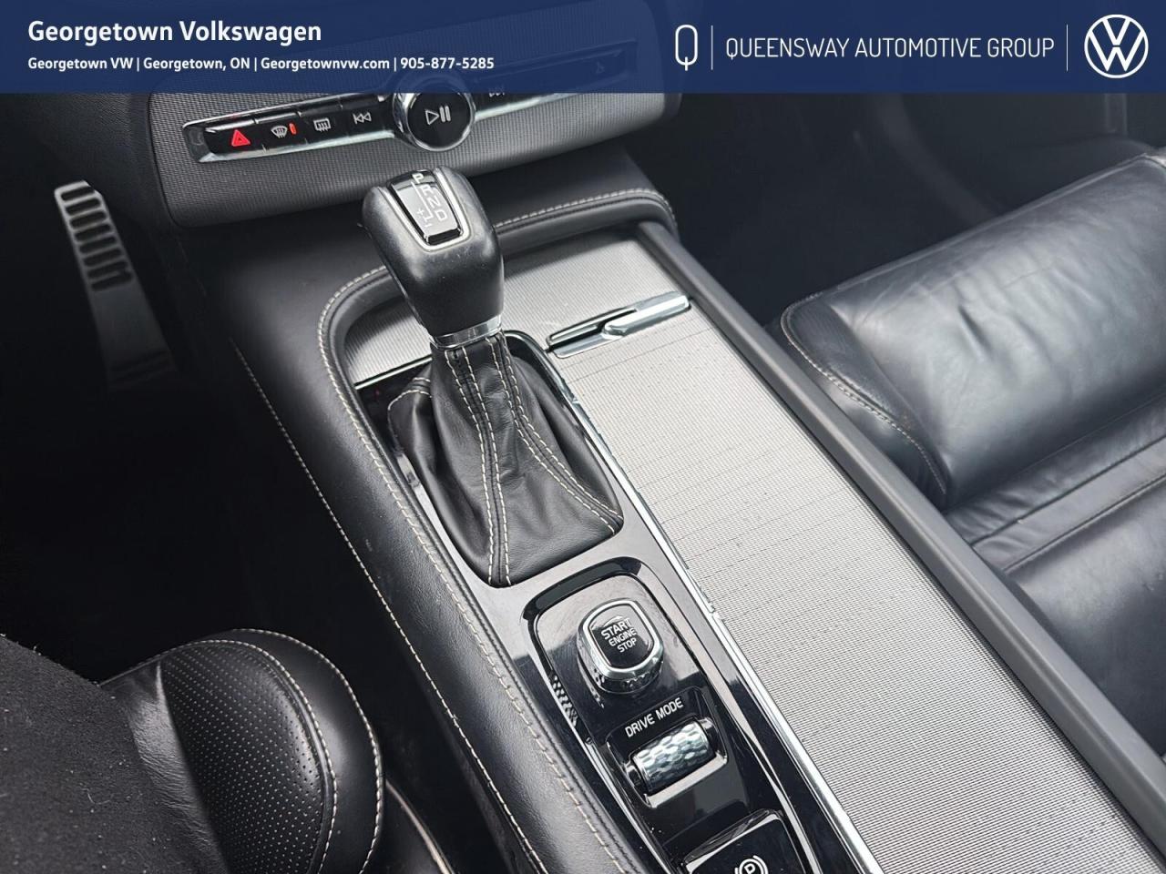 2021 Volvo XC90 T6 R-Design Photo