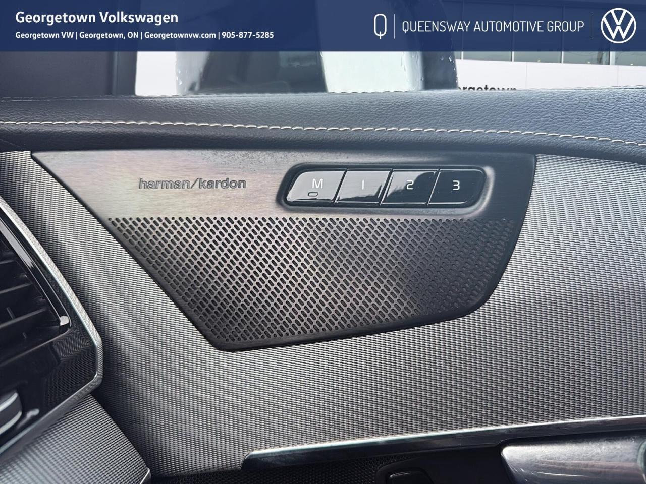 2021 Volvo XC90 T6 R-Design Photo