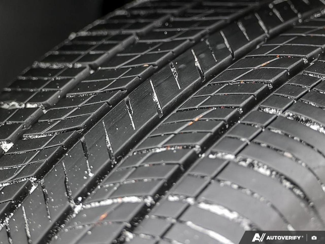 2025 Volkswagen Atlas Cross Sport ComfortlineONE-OWNER, ACCIDENT-FREE, AWD, HTD SEAT Photo