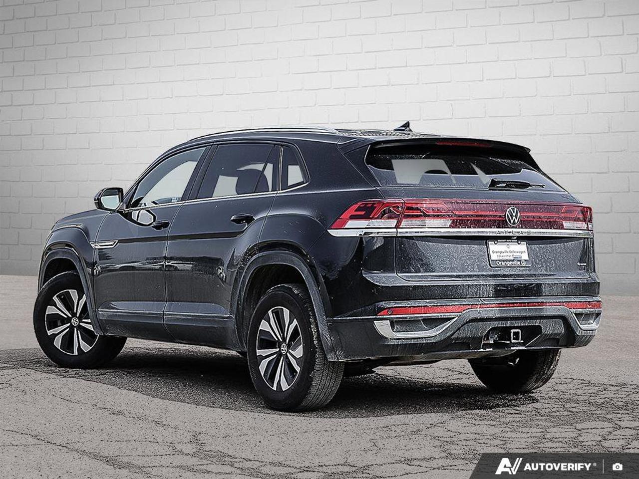 2025 Volkswagen Atlas Cross Sport ComfortlineONE-OWNER, ACCIDENT-FREE, AWD, HTD SEAT Photo
