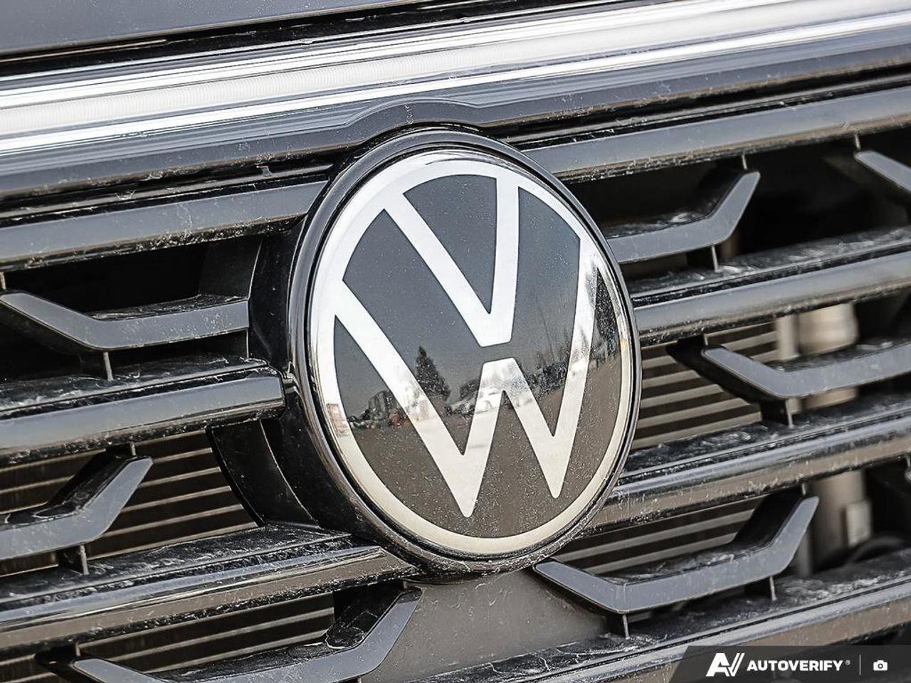 2025 Volkswagen Atlas Cross Sport ComfortlineONE-OWNER, ACCIDENT-FREE, AWD, HTD SEAT Photo