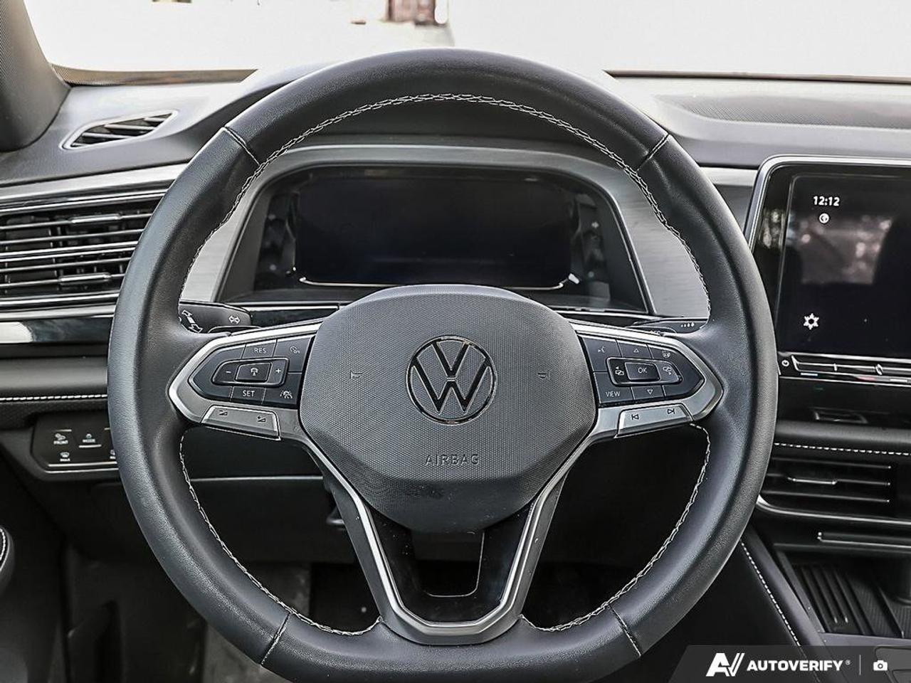 2025 Volkswagen Atlas Cross Sport ComfortlineONE-OWNER, ACCIDENT-FREE, AWD, HTD SEAT Photo