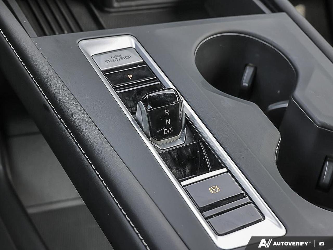2025 Volkswagen Atlas Cross Sport ComfortlineONE-OWNER, ACCIDENT-FREE, AWD, HTD SEAT Photo