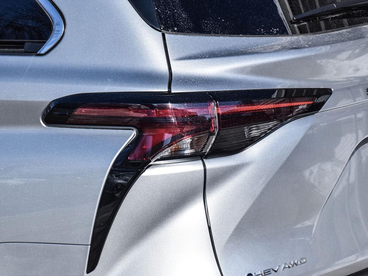 2025 Toyota Sienna LE Photo