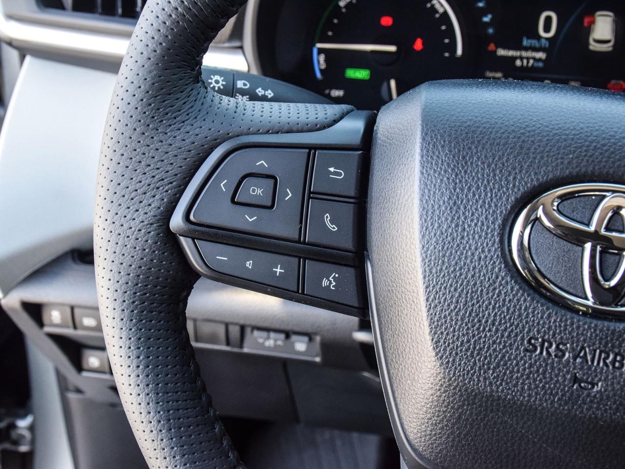 2025 Toyota Sienna LE Photo