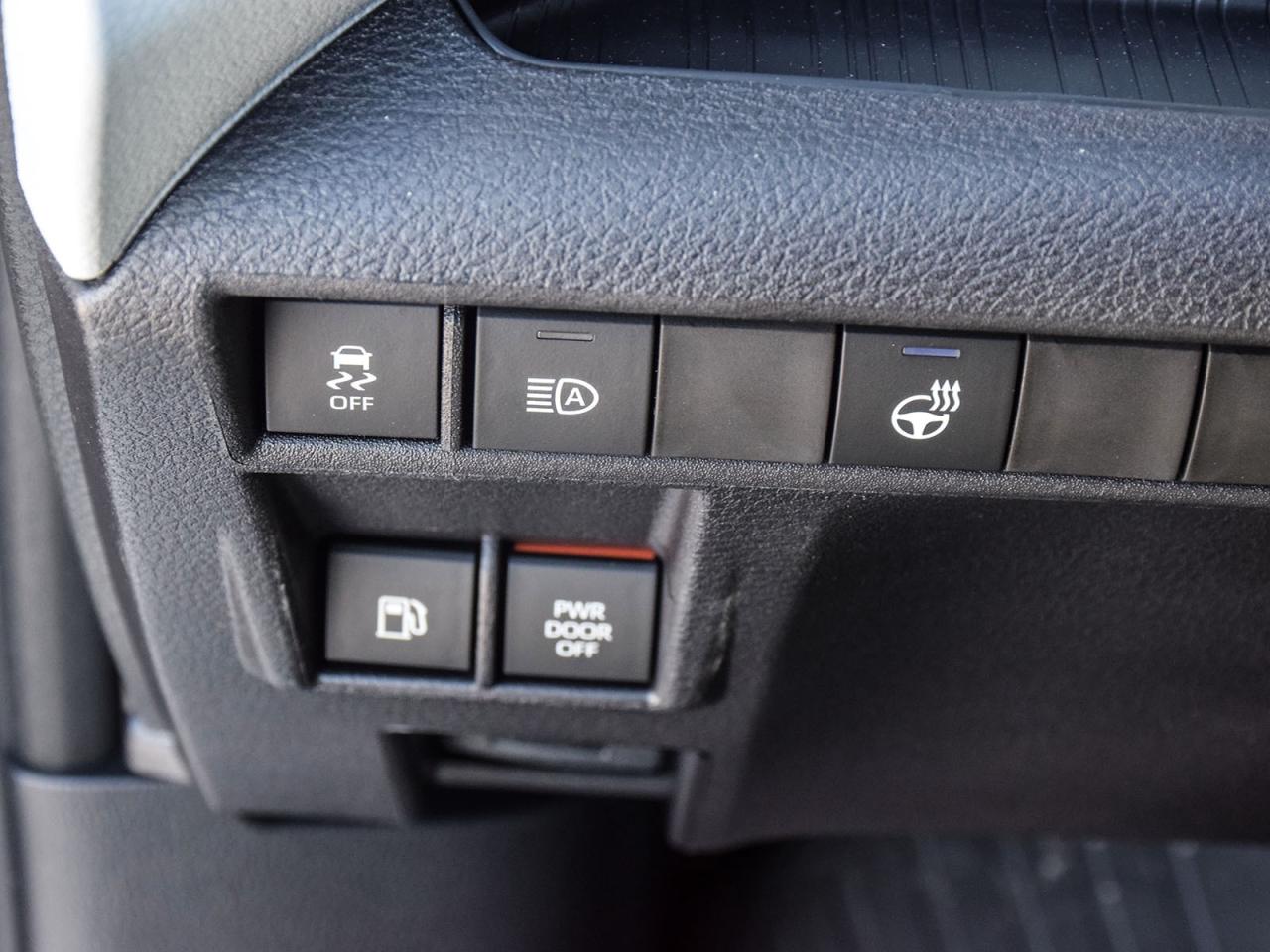 2025 Toyota Sienna LE Photo