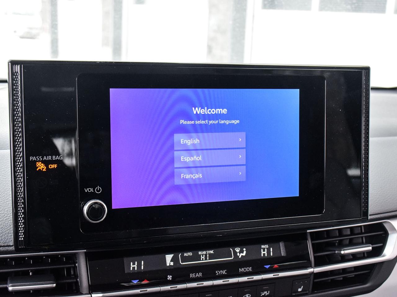 2025 Toyota Sienna LE Photo