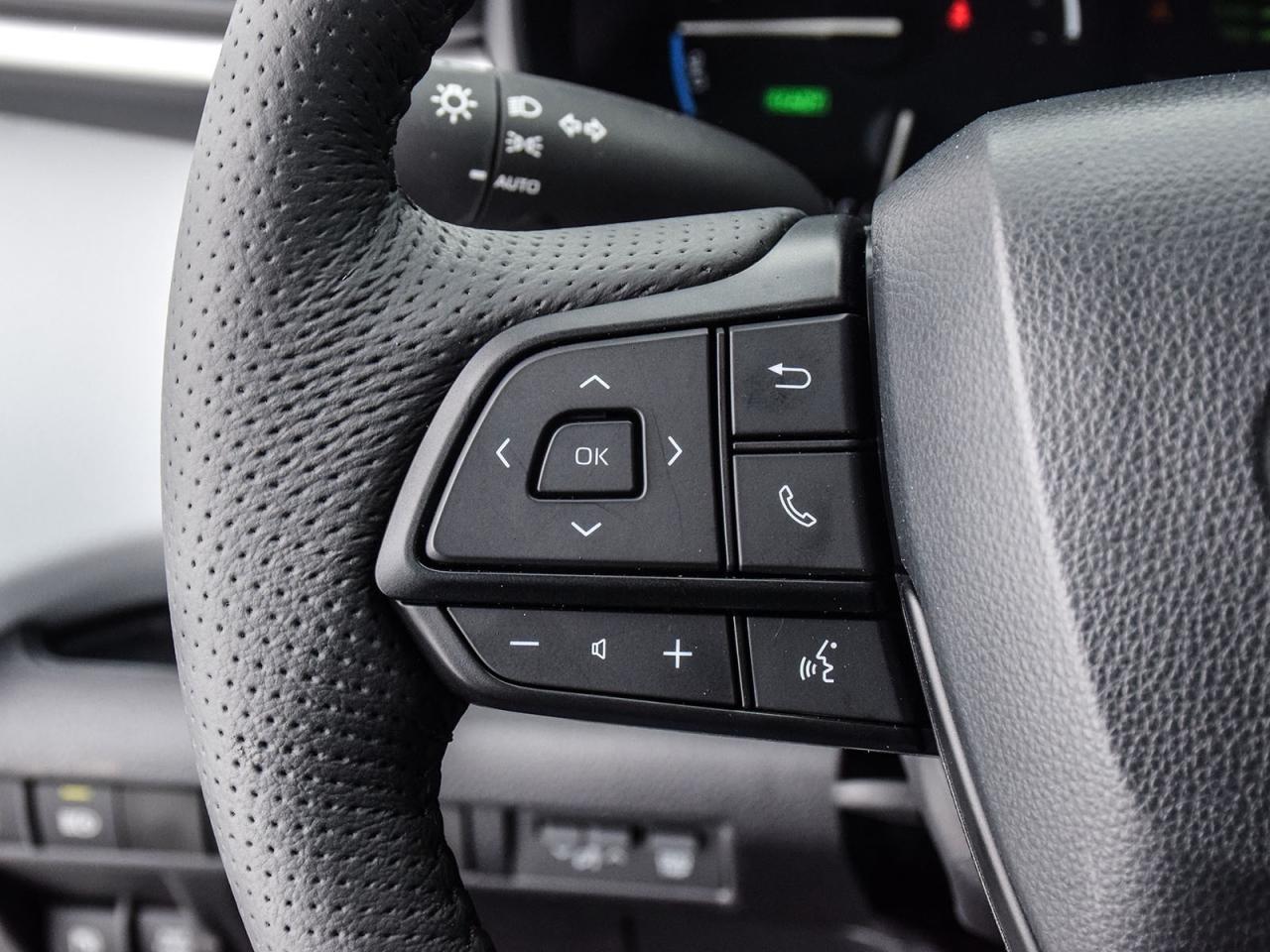 2025 Toyota Sienna LE Photo