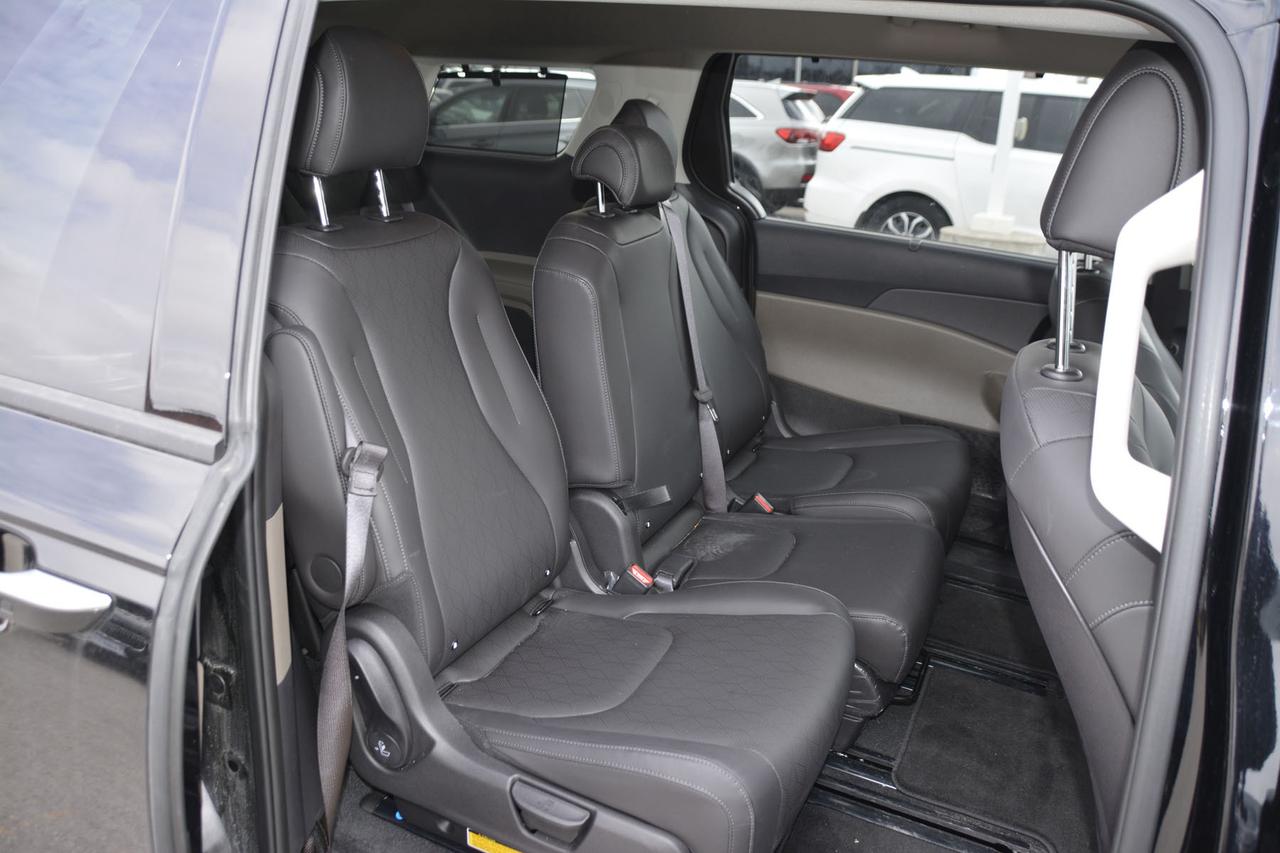 2026 Kia Carnival EX Photo