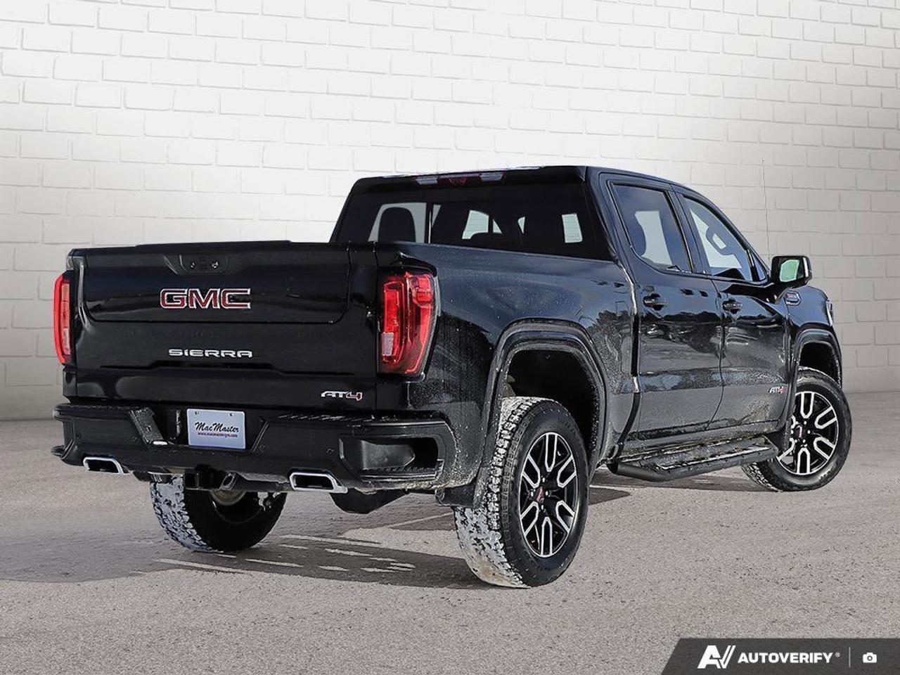 2025 GMC Sierra 1500 AT4AT4, 6.2L V8, ALLOYS, LEATHER, BOSE, 1-OWNER, C Photo