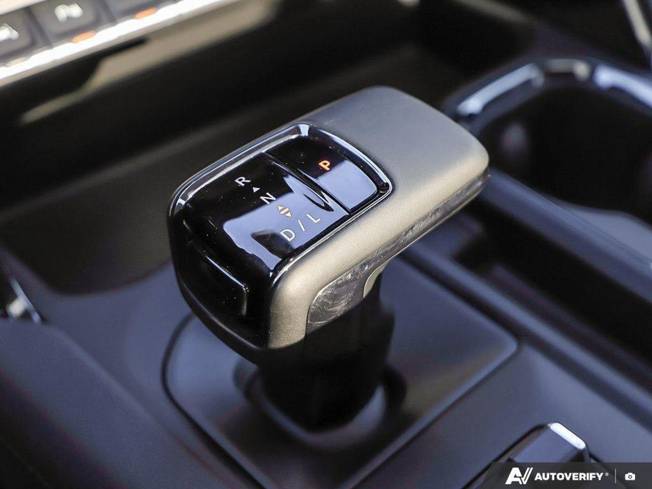 2025 GMC Sierra 1500 AT4AT4, 6.2L V8, ALLOYS, LEATHER, BOSE, 1-OWNER, C Photo
