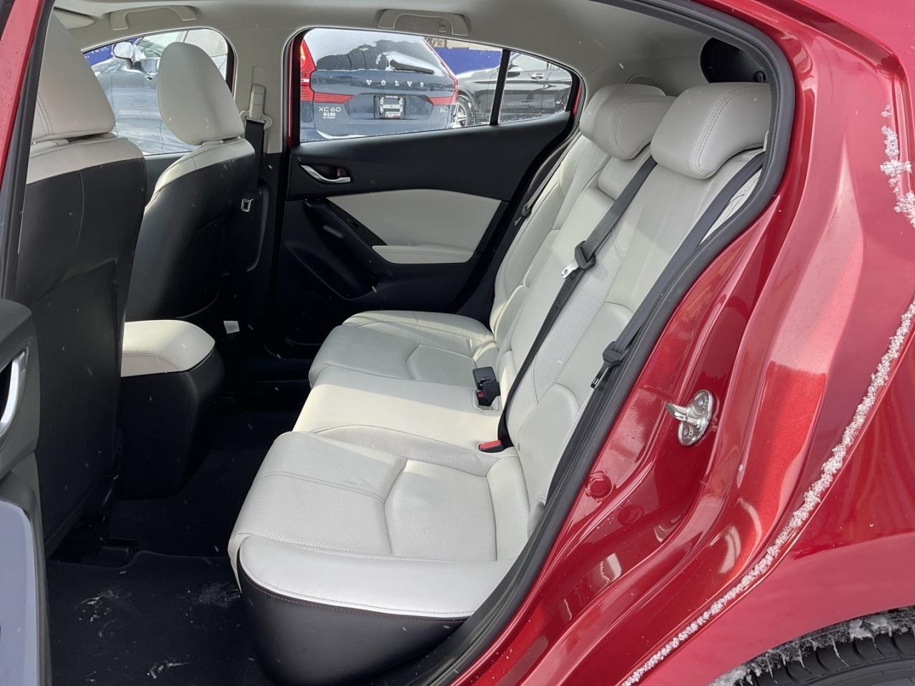 2017 Mazda MAZDA3 GT 5-Door - WHITE LEATHER! NAV! BACK-UP CAM! BSM! Photo