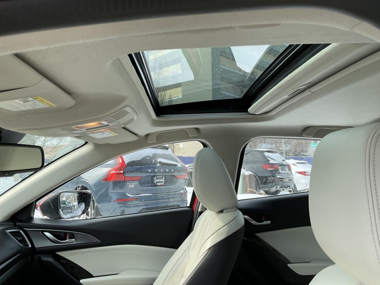 2017 Mazda MAZDA3 GT 5-Door - WHITE LEATHER! NAV! BACK-UP CAM! BSM! Photo