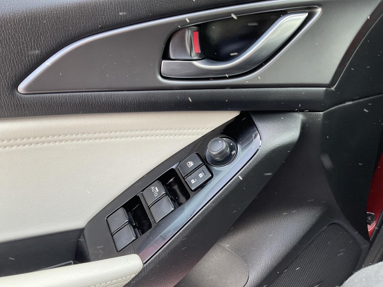 2017 Mazda MAZDA3 GT 5-Door - WHITE LEATHER! NAV! BACK-UP CAM! BSM! Photo