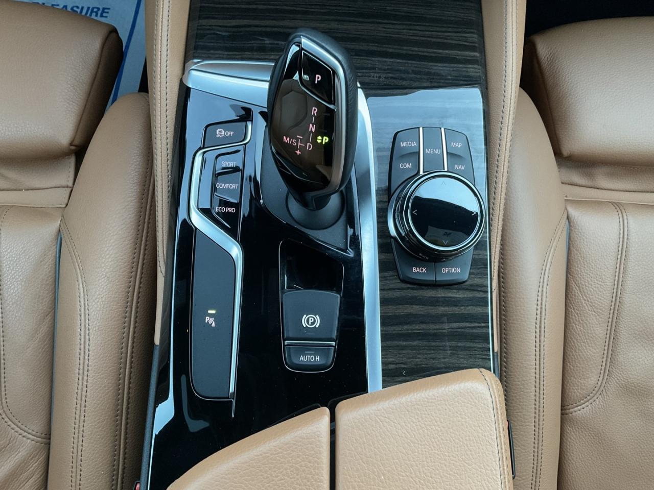 2020 BMW 5 Series 530i xDrive - SOFT CLOSE! NAV! BACK-UP CAM! BSM! Photo