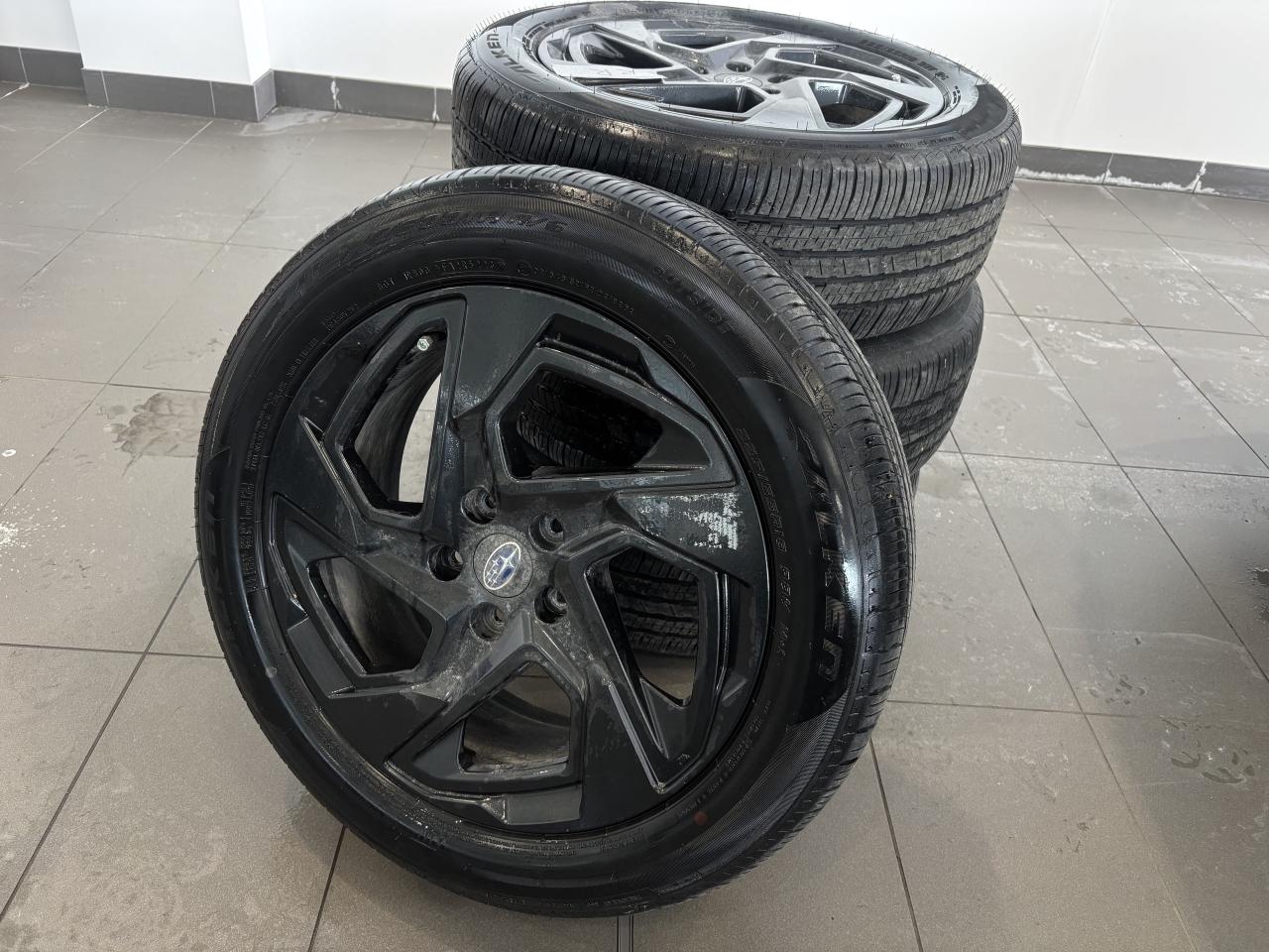 2024 Subaru Crosstrek ONYX  2 SETS OF TIRES/RIMS   CLEAN CARFAX  SUNROOF Photo