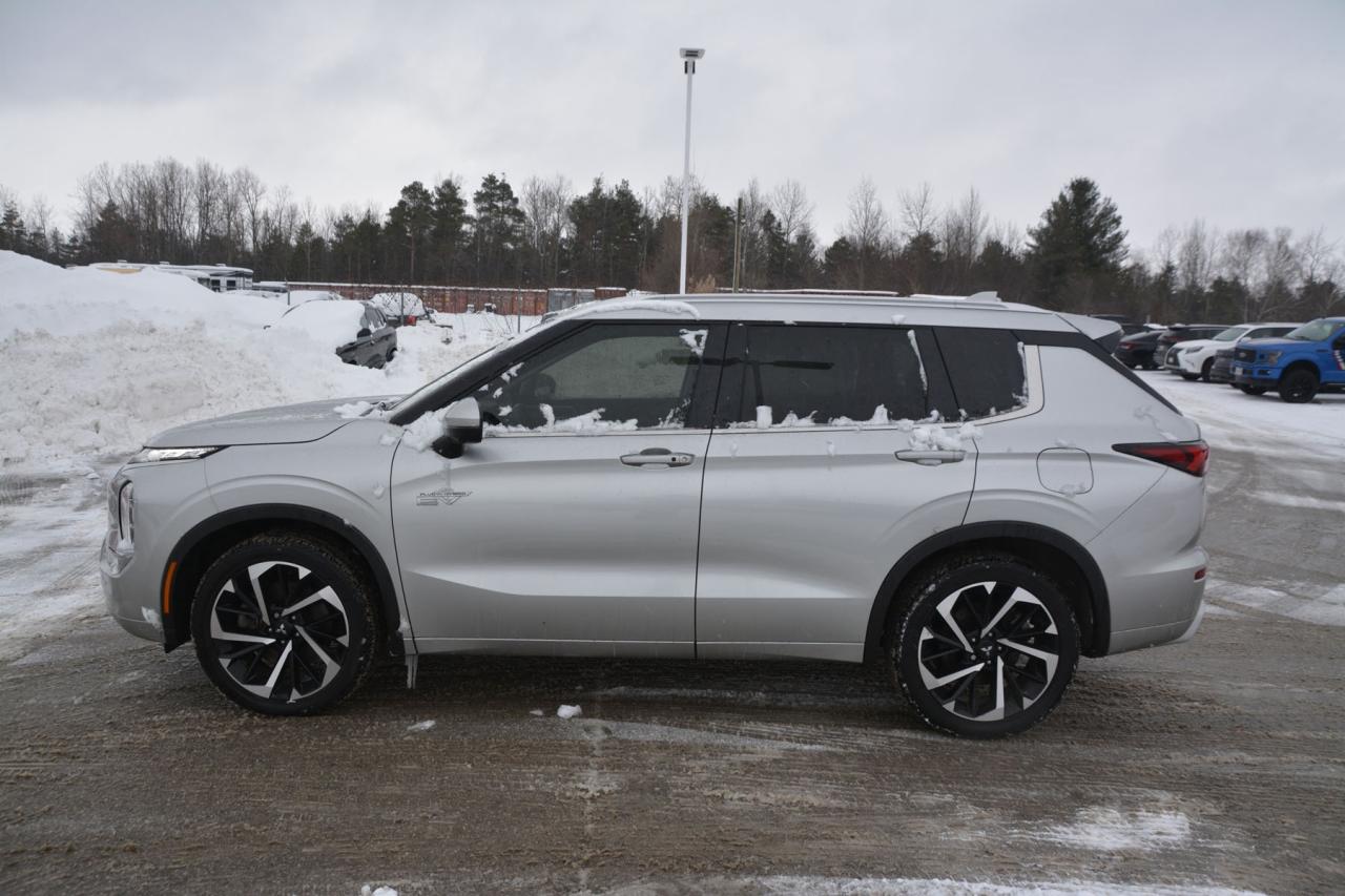 2024 Mitsubishi Outlander SEL Photo