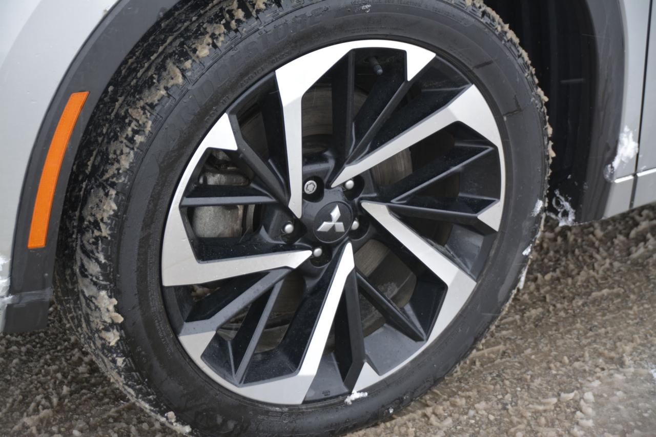 2024 Mitsubishi Outlander SEL Photo