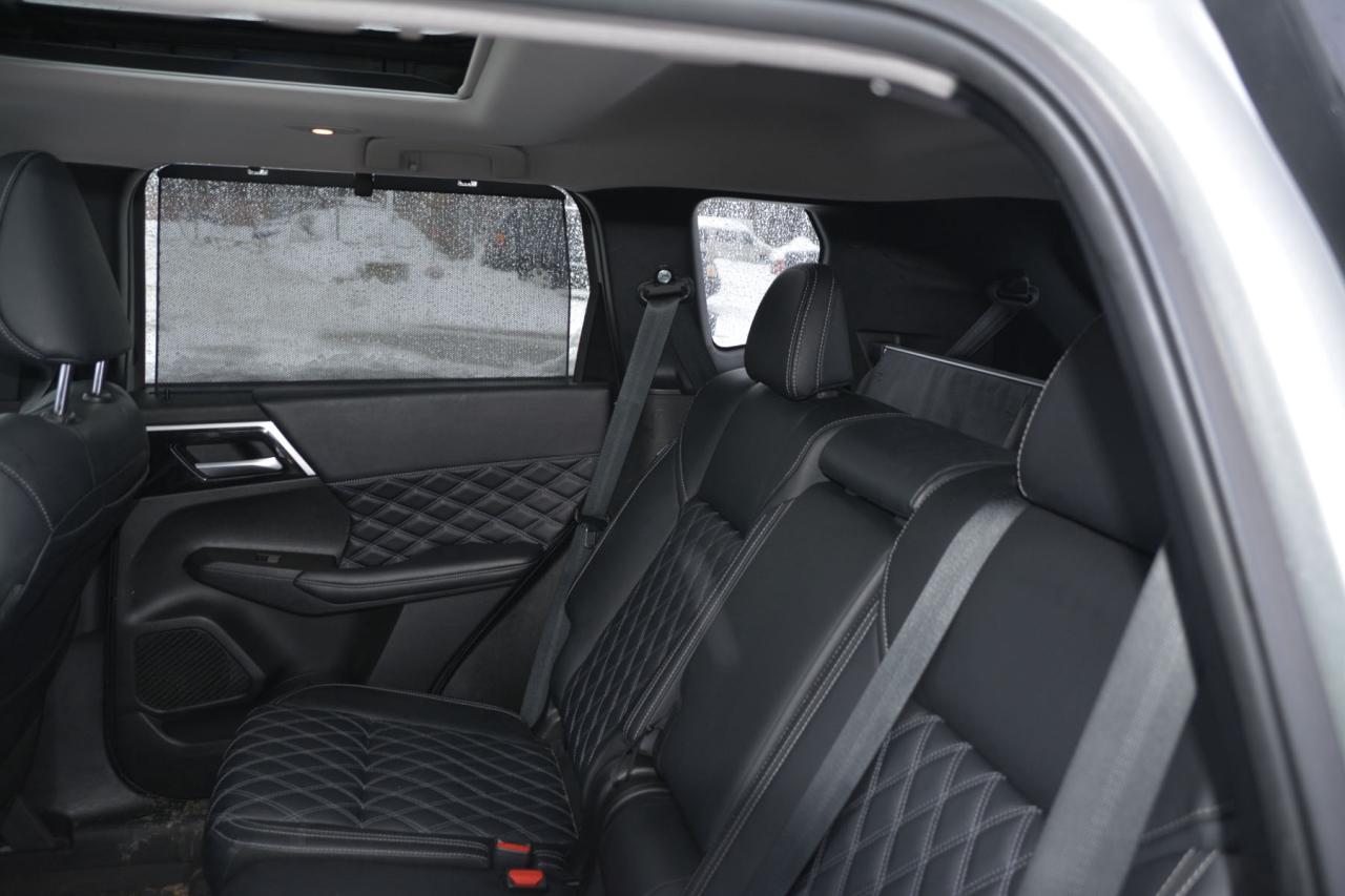 2024 Mitsubishi Outlander SEL Photo