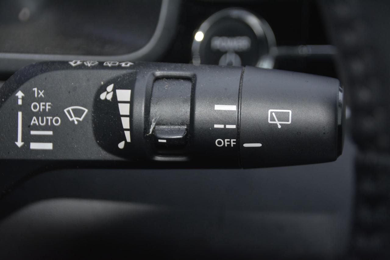 2024 Mitsubishi Outlander SEL Photo