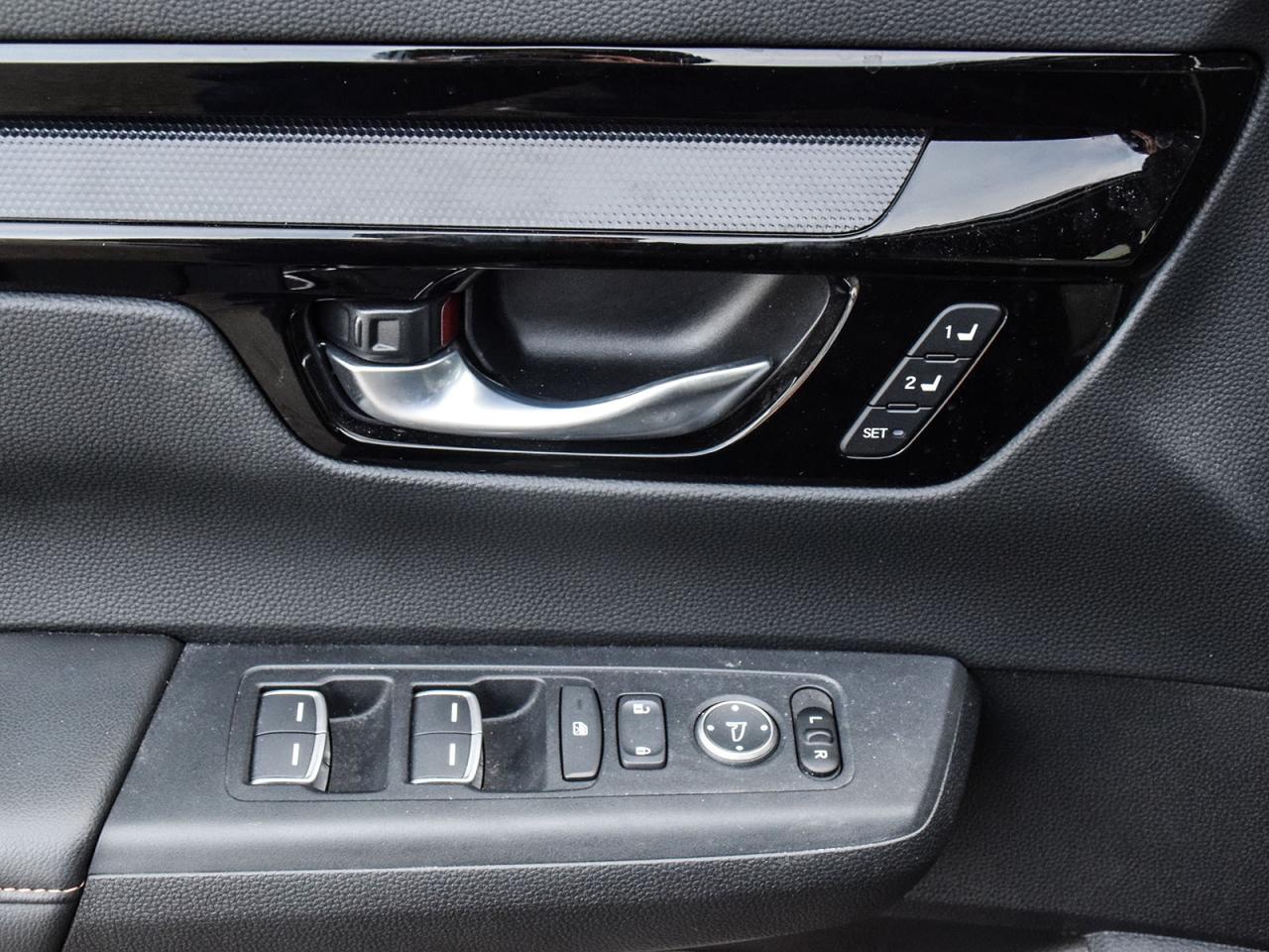 2025 Honda CR-V Hybrid Touring Photo