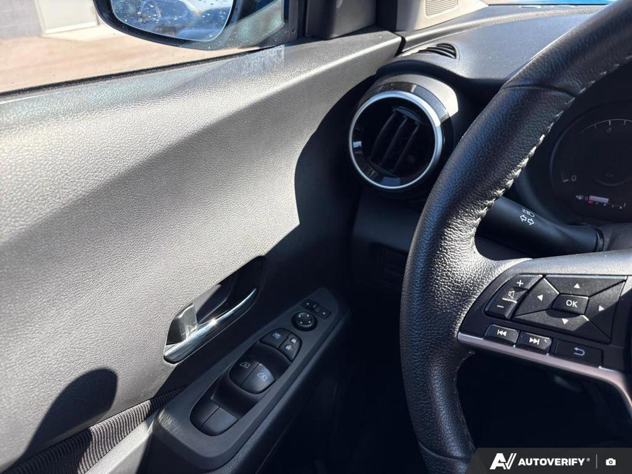 2024 Nissan Kicks SV   CLEAN CARFAX   REMOTE START   HEATED SEATS Photo