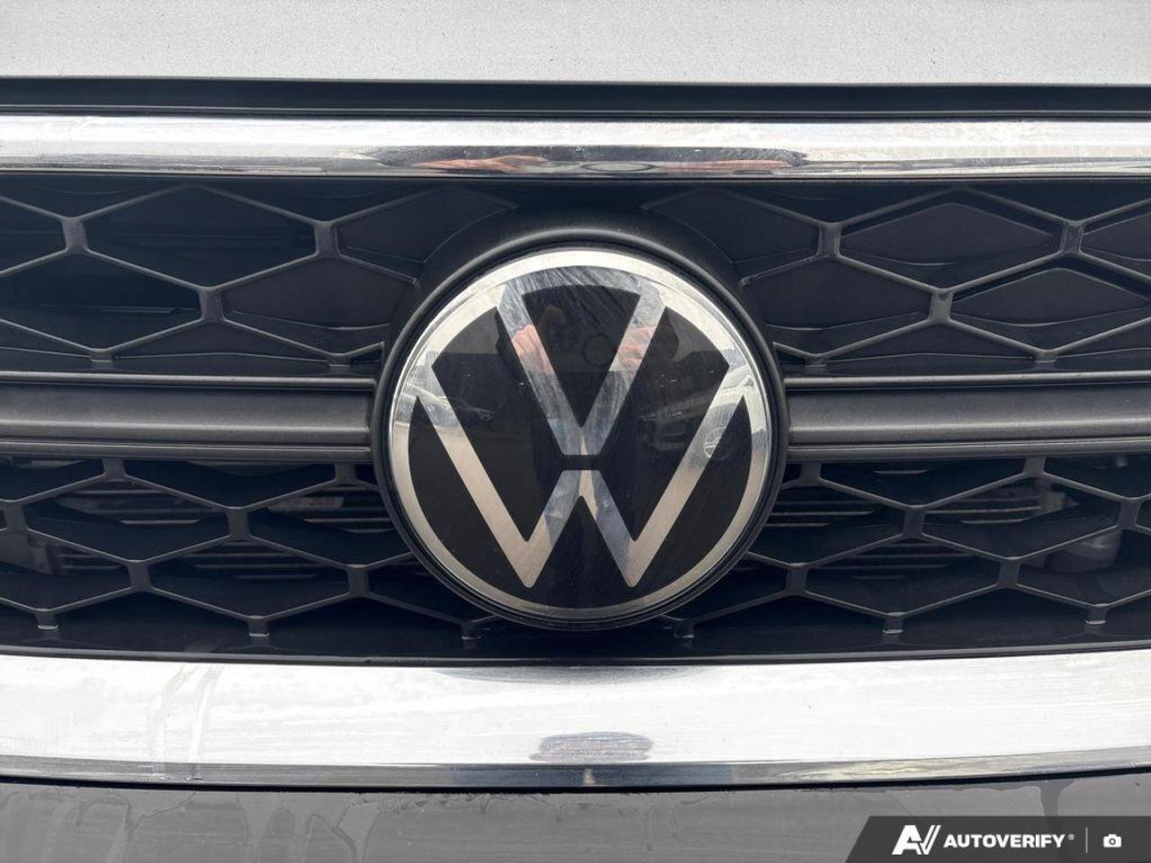 2024 Volkswagen Taos Trendline   CLEAN CARFAX   HEATED SEATS AND STEERI Photo