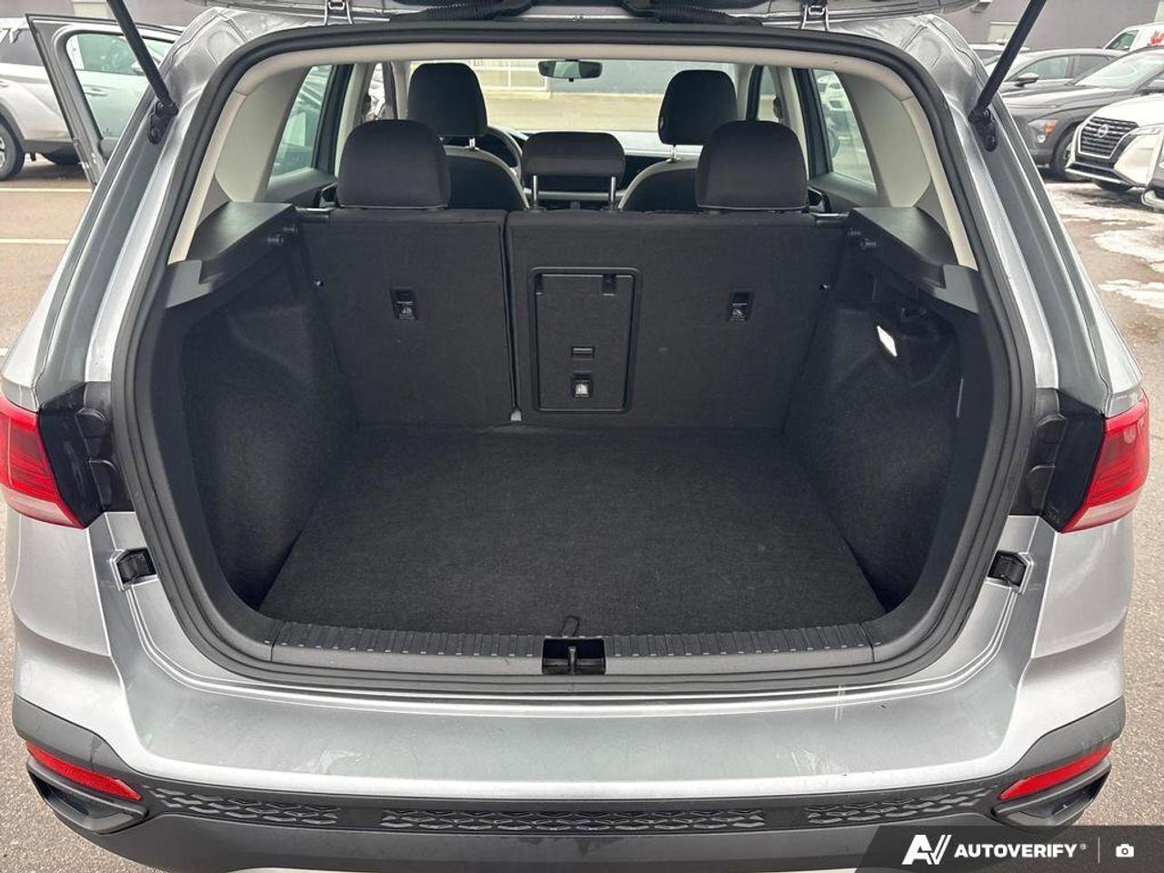 2024 Volkswagen Taos Trendline   CLEAN CARFAX   HEATED SEATS AND STEERI Photo