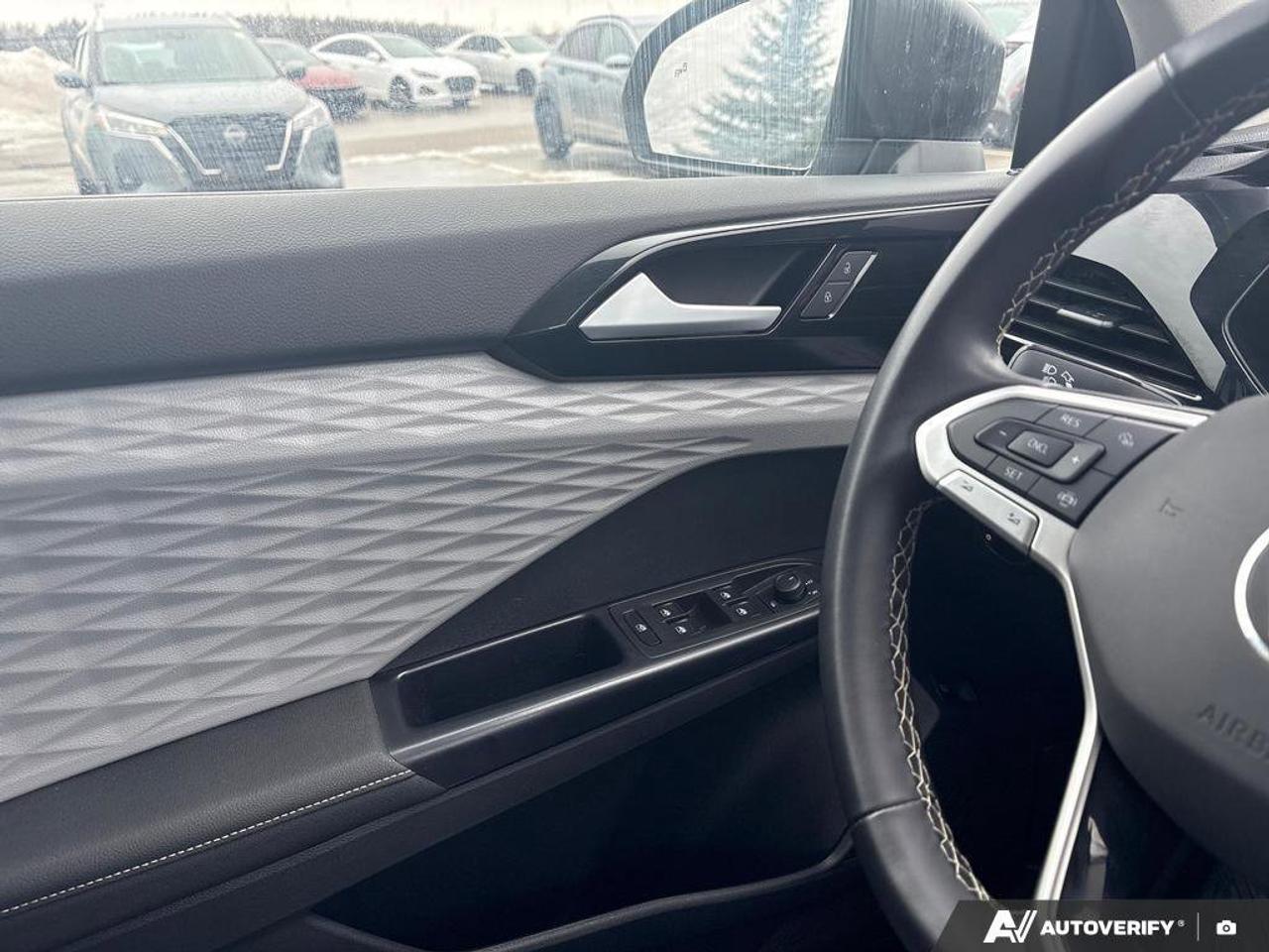 2024 Volkswagen Taos Trendline   CLEAN CARFAX   HEATED SEATS AND STEERI Photo