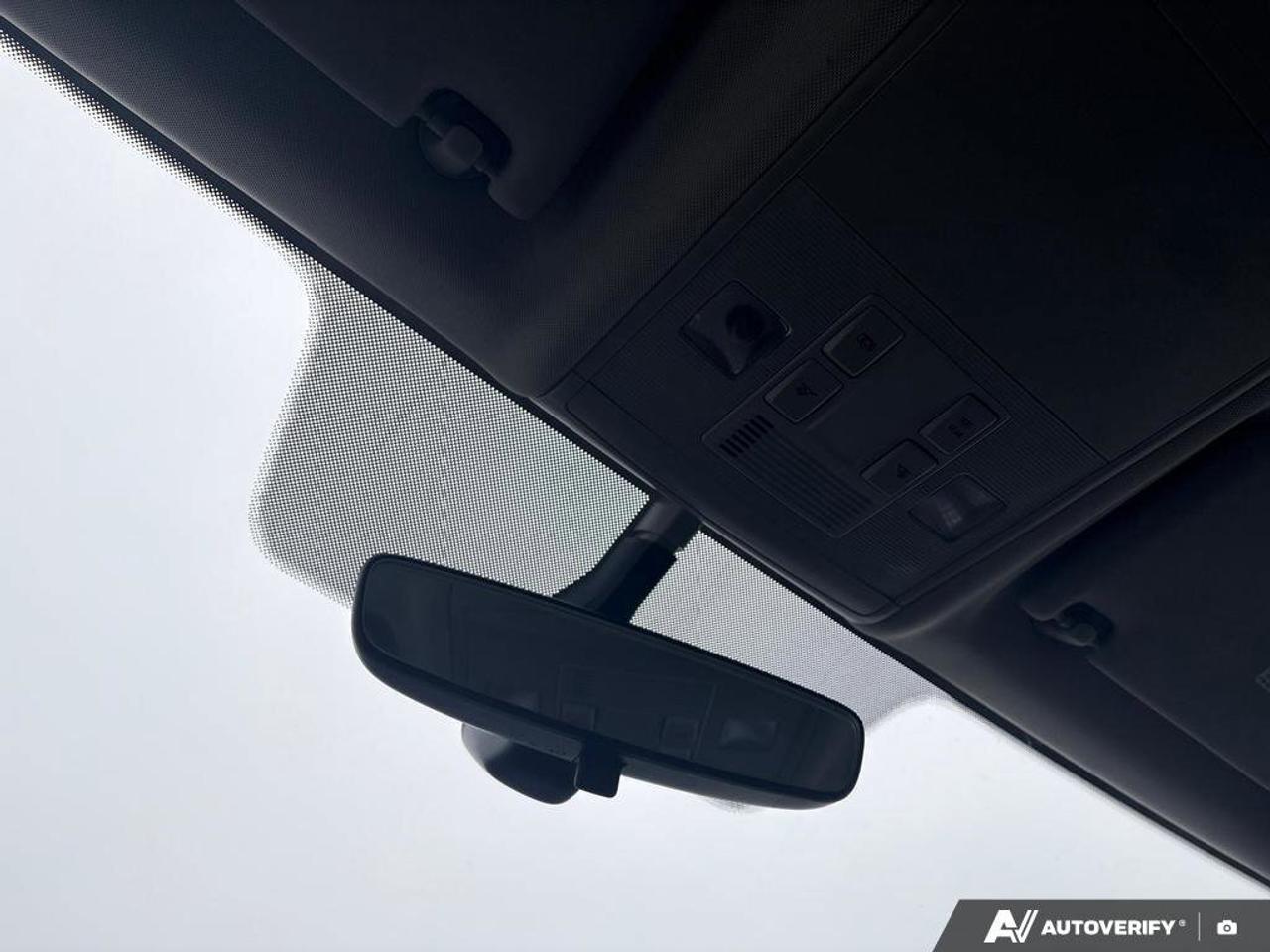 2024 Volkswagen Taos Trendline   CLEAN CARFAX   HEATED SEATS AND STEERI Photo