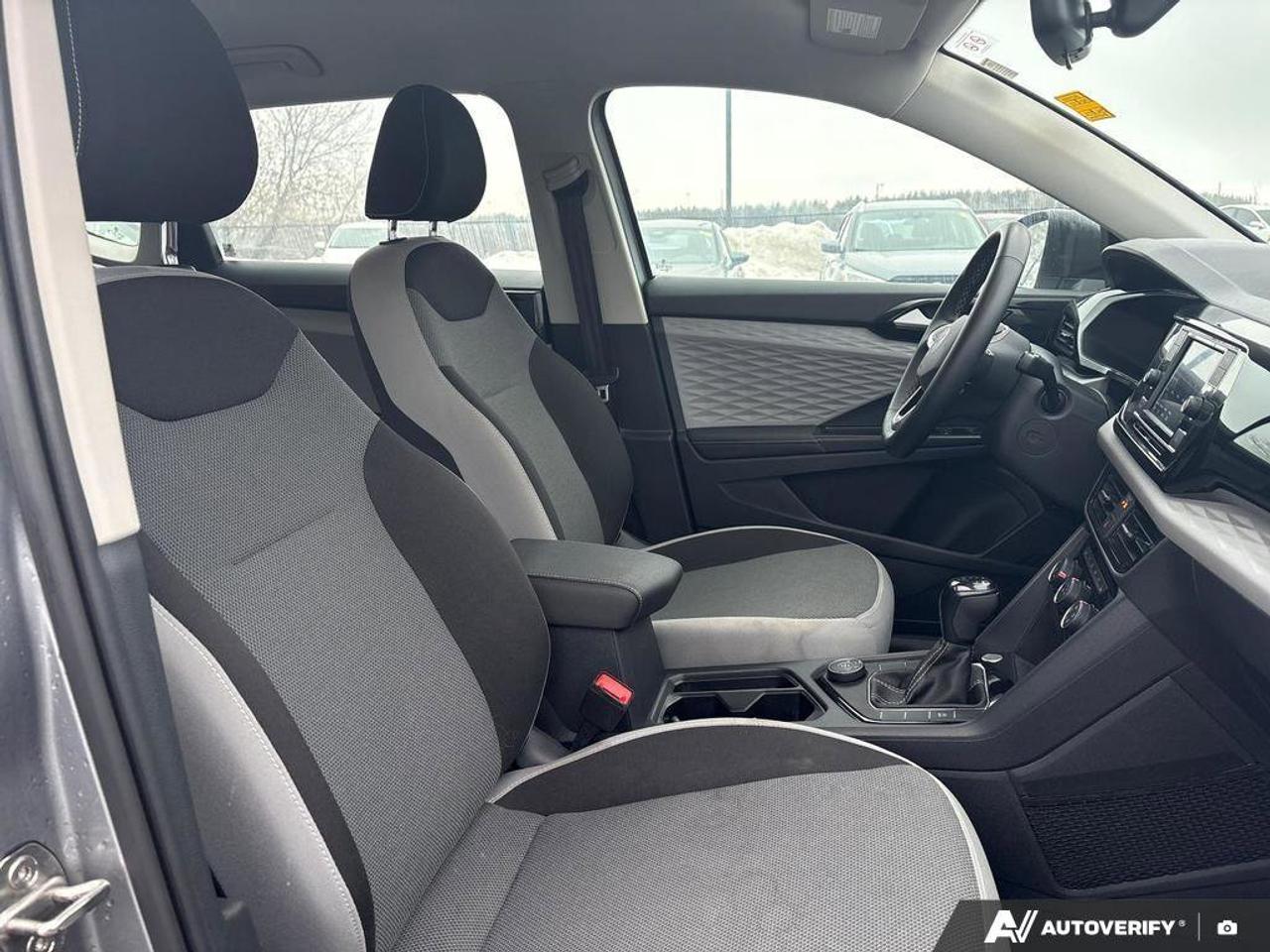 2024 Volkswagen Taos Trendline   CLEAN CARFAX   HEATED SEATS AND STEERI Photo