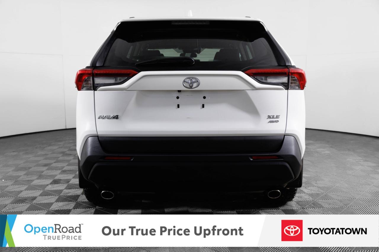 2019 Toyota RAV4 XLE PREMIUM! ACCIDENT FREE! LOW MILEAGE! Photo