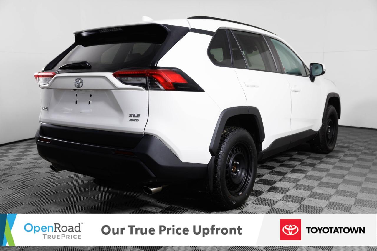 2019 Toyota RAV4 XLE PREMIUM! ACCIDENT FREE! LOW MILEAGE! Photo