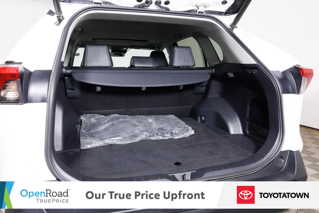 2019 Toyota RAV4 XLE PREMIUM! ACCIDENT FREE! LOW MILEAGE! Photo