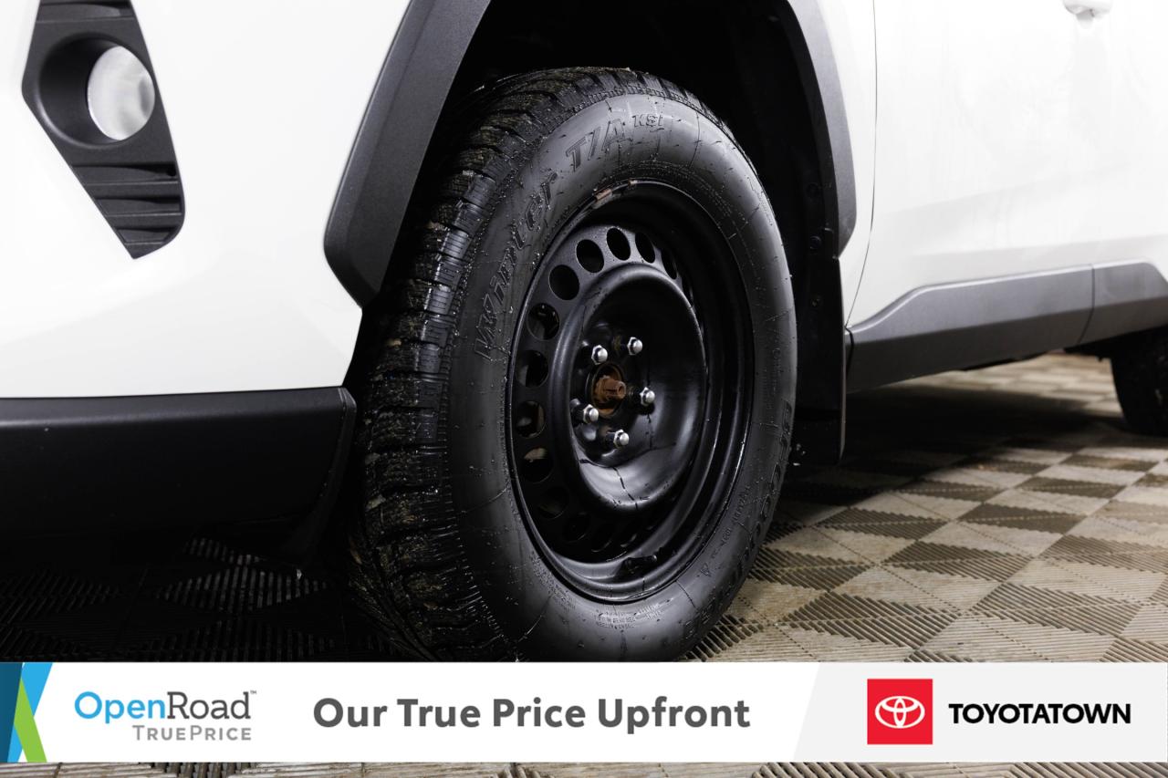 2019 Toyota RAV4 XLE PREMIUM! ACCIDENT FREE! LOW MILEAGE! Photo