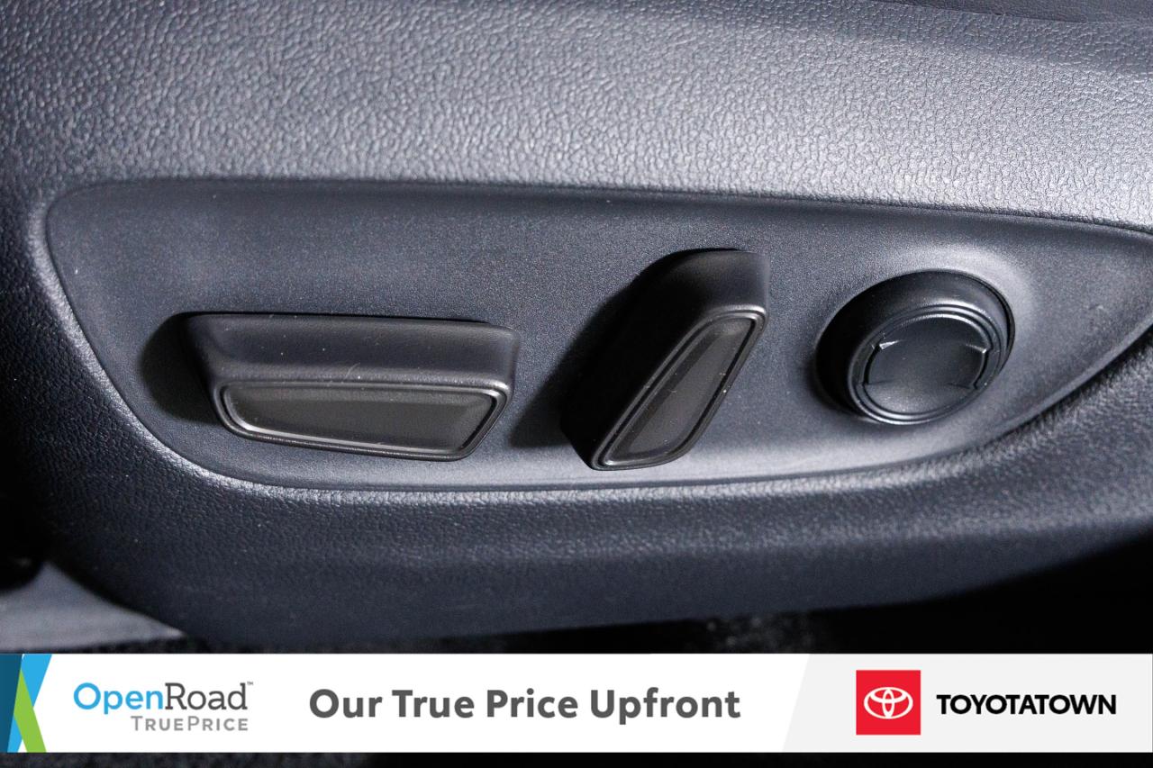 2019 Toyota RAV4 XLE PREMIUM! ACCIDENT FREE! LOW MILEAGE! Photo