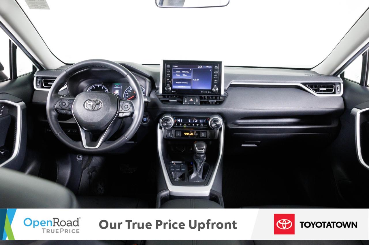 2019 Toyota RAV4 XLE PREMIUM! ACCIDENT FREE! LOW MILEAGE! Photo