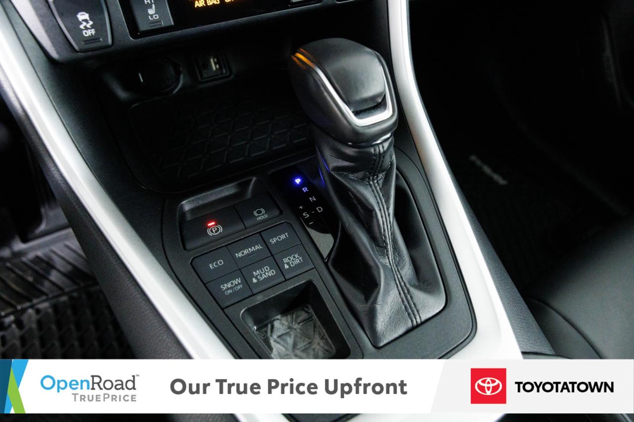2019 Toyota RAV4 XLE PREMIUM! ACCIDENT FREE! LOW MILEAGE! Photo