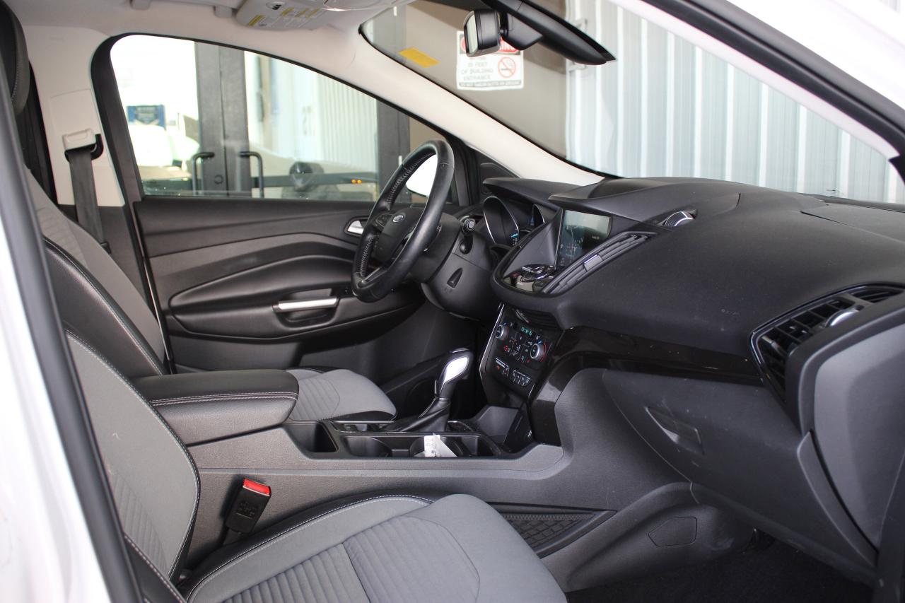 2019 Ford Escape Titanium, AWD, Certified, Fully loaded Photo