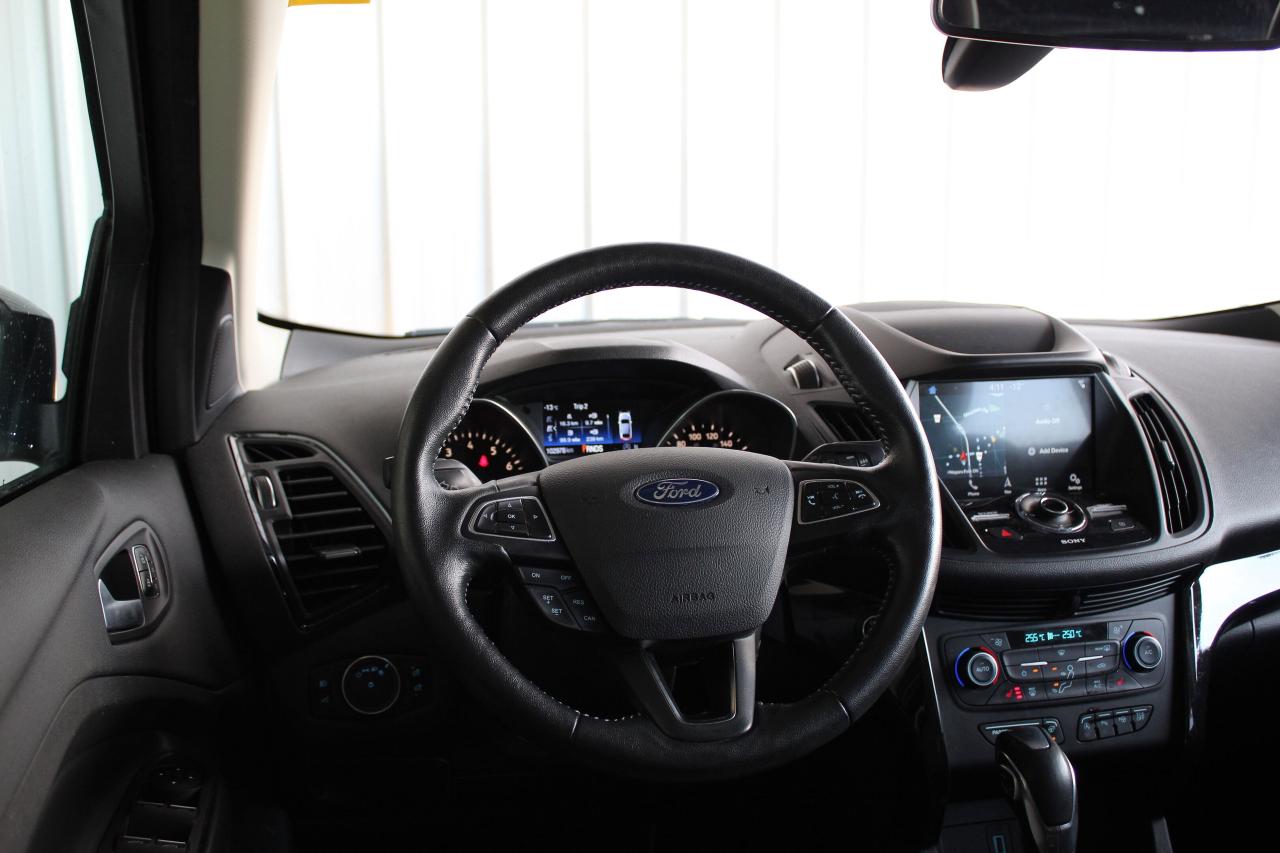 2019 Ford Escape Titanium, AWD, Certified, Fully loaded Photo