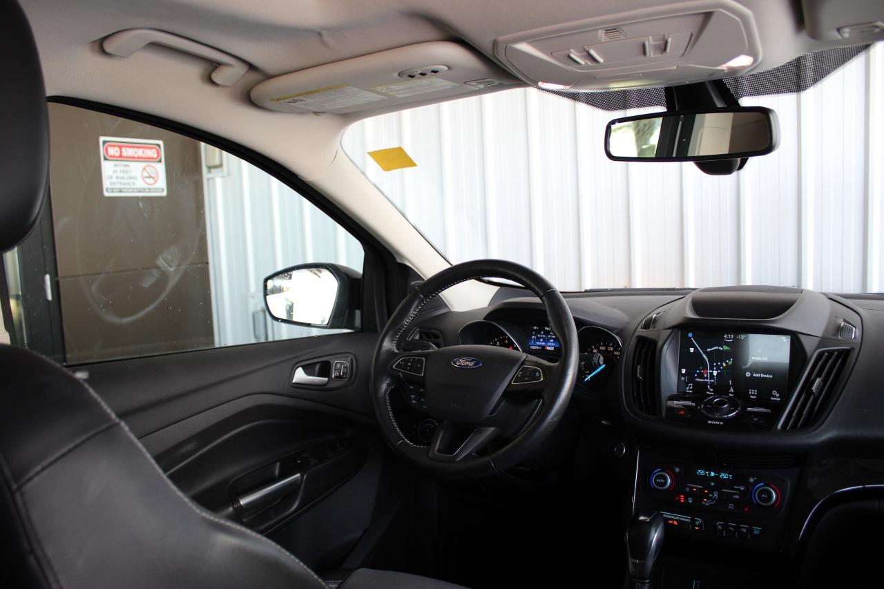 2019 Ford Escape Titanium, AWD, Certified, Fully loaded Photo