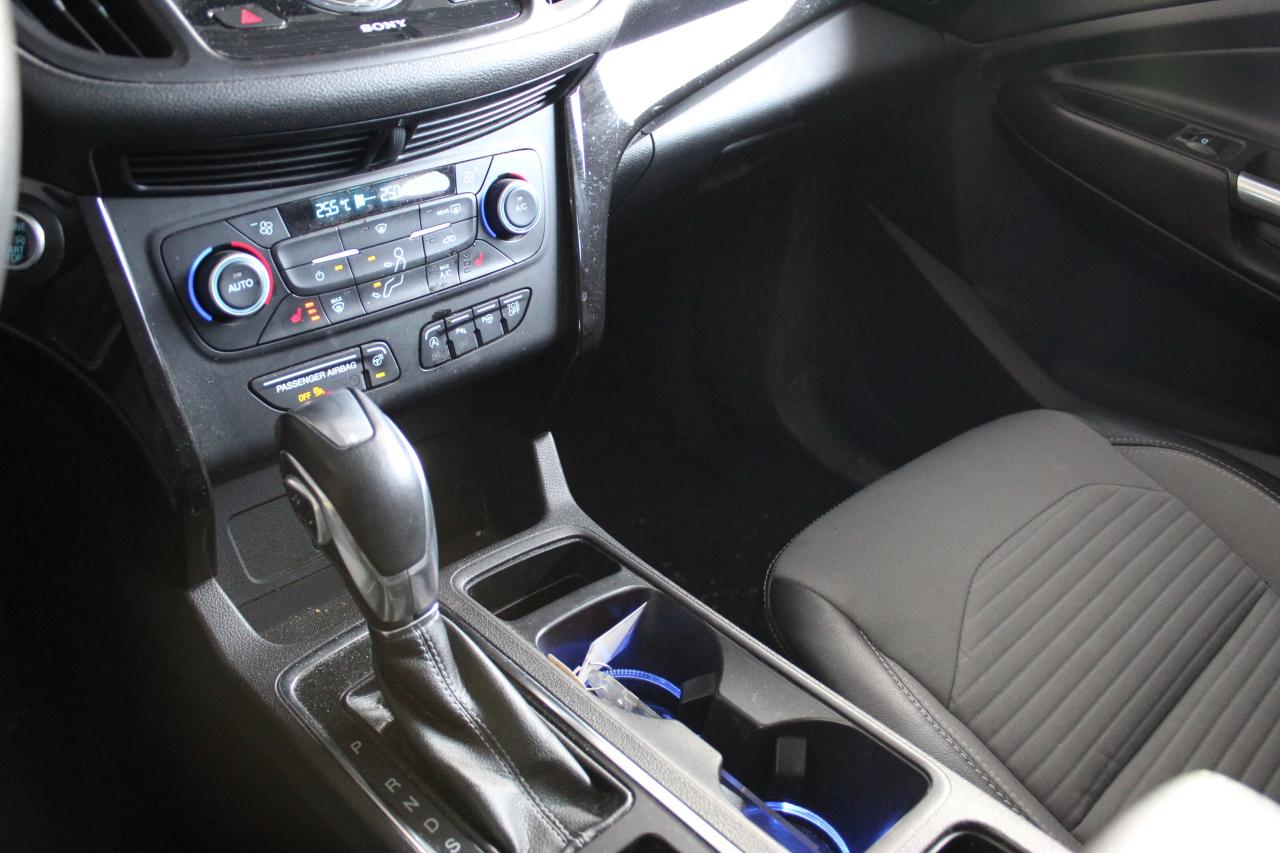 2019 Ford Escape Titanium, AWD, Certified, Fully loaded Photo