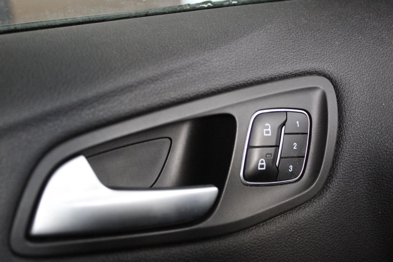 2019 Ford Escape Titanium, AWD, Certified, Fully loaded Photo