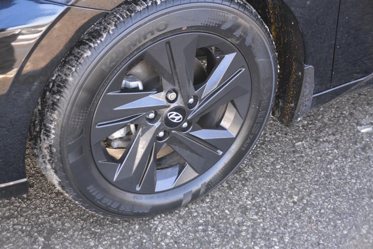 2021 Hyundai Elantra Preferred Photo