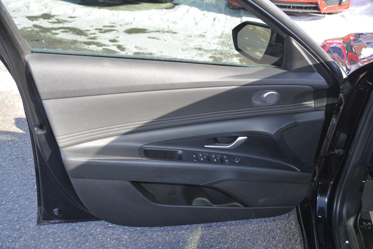 2021 Hyundai Elantra Preferred Photo