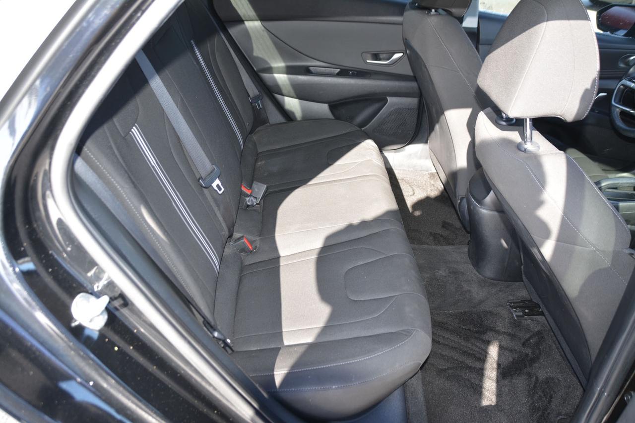 2021 Hyundai Elantra Preferred Photo