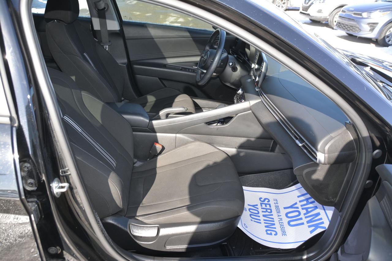 2021 Hyundai Elantra Preferred Photo