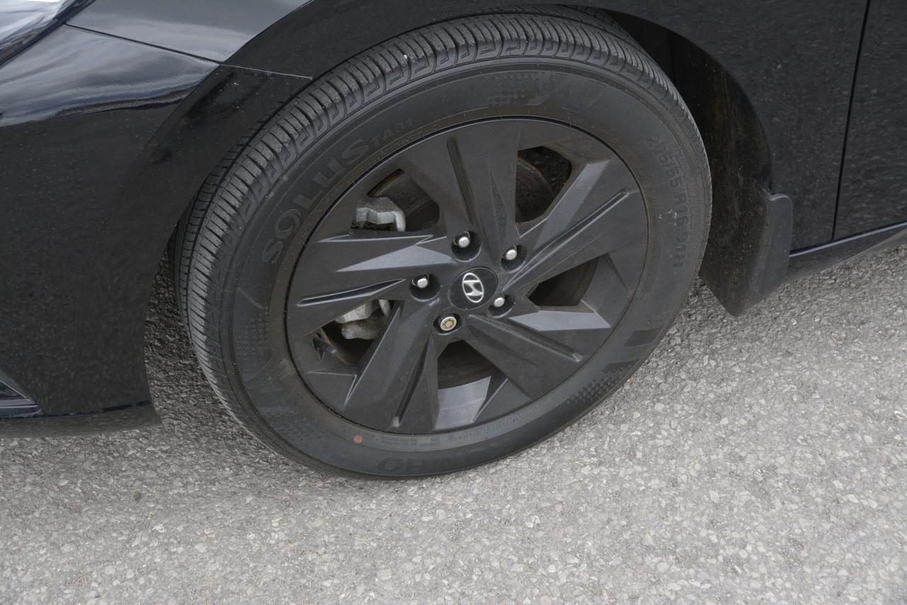 2021 Hyundai Elantra Preferred Photo