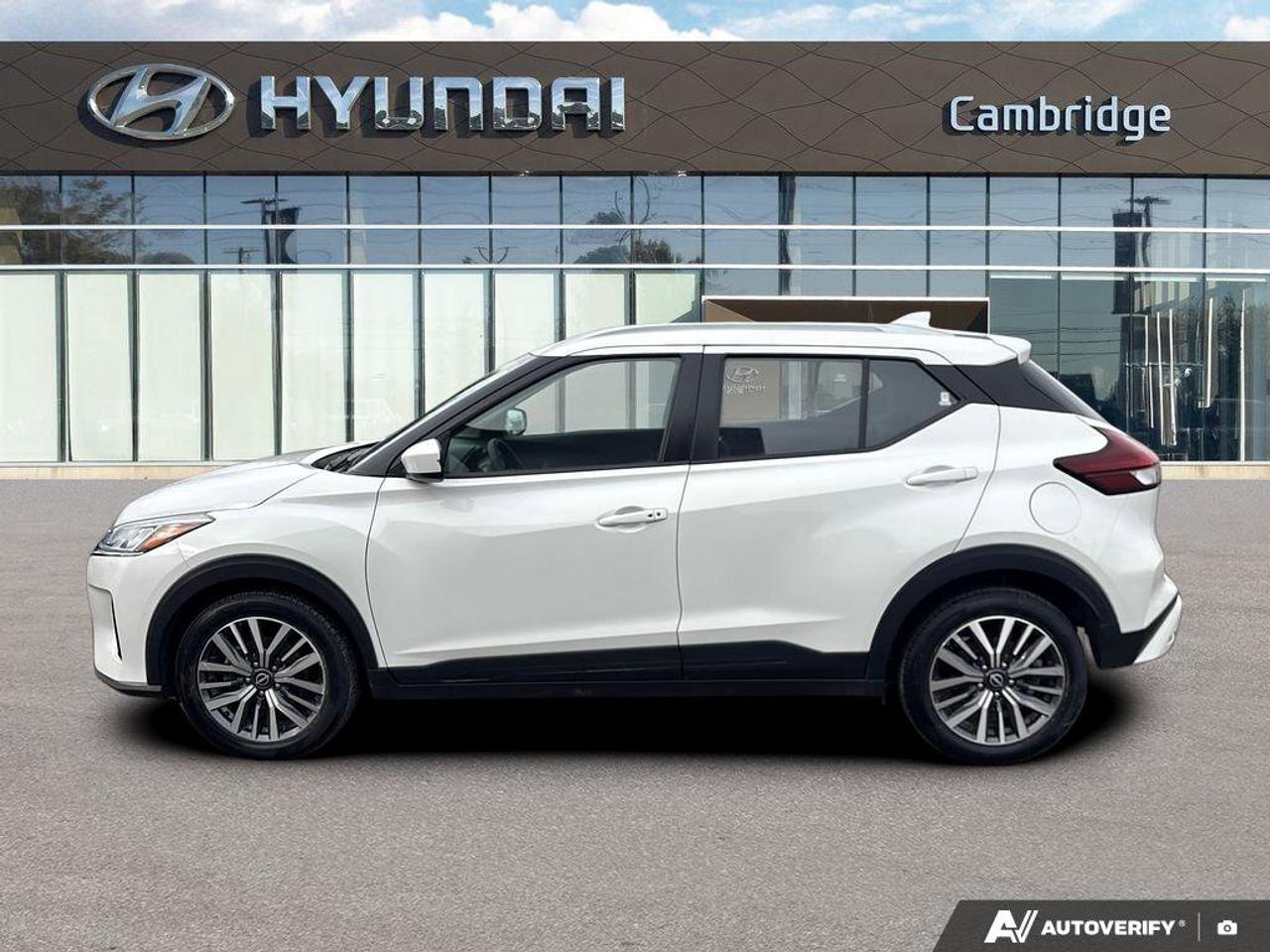 2024 Nissan Kicks SV   NO ACCIDENTS   REMOTE START   6.6L/100KM Photo